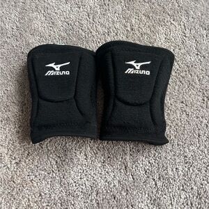 brand new never worn volleyball knee pads